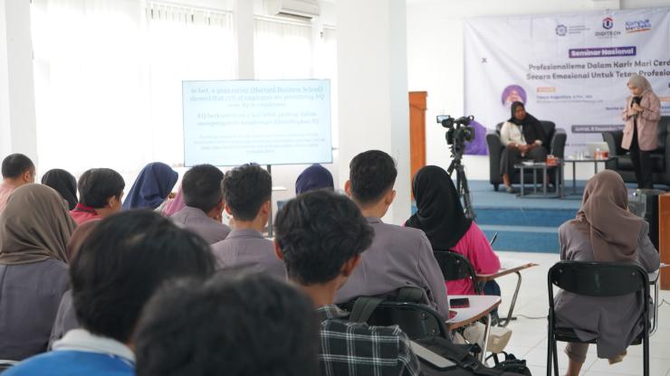 Fasilitas Panggung Aula